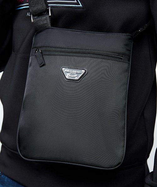 Nuova Messenger Bag